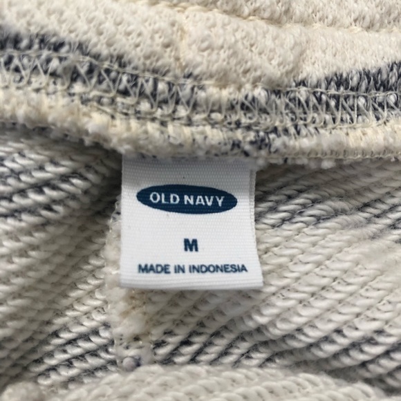 Old Navy Summer Shorts - Picture 2 of 3